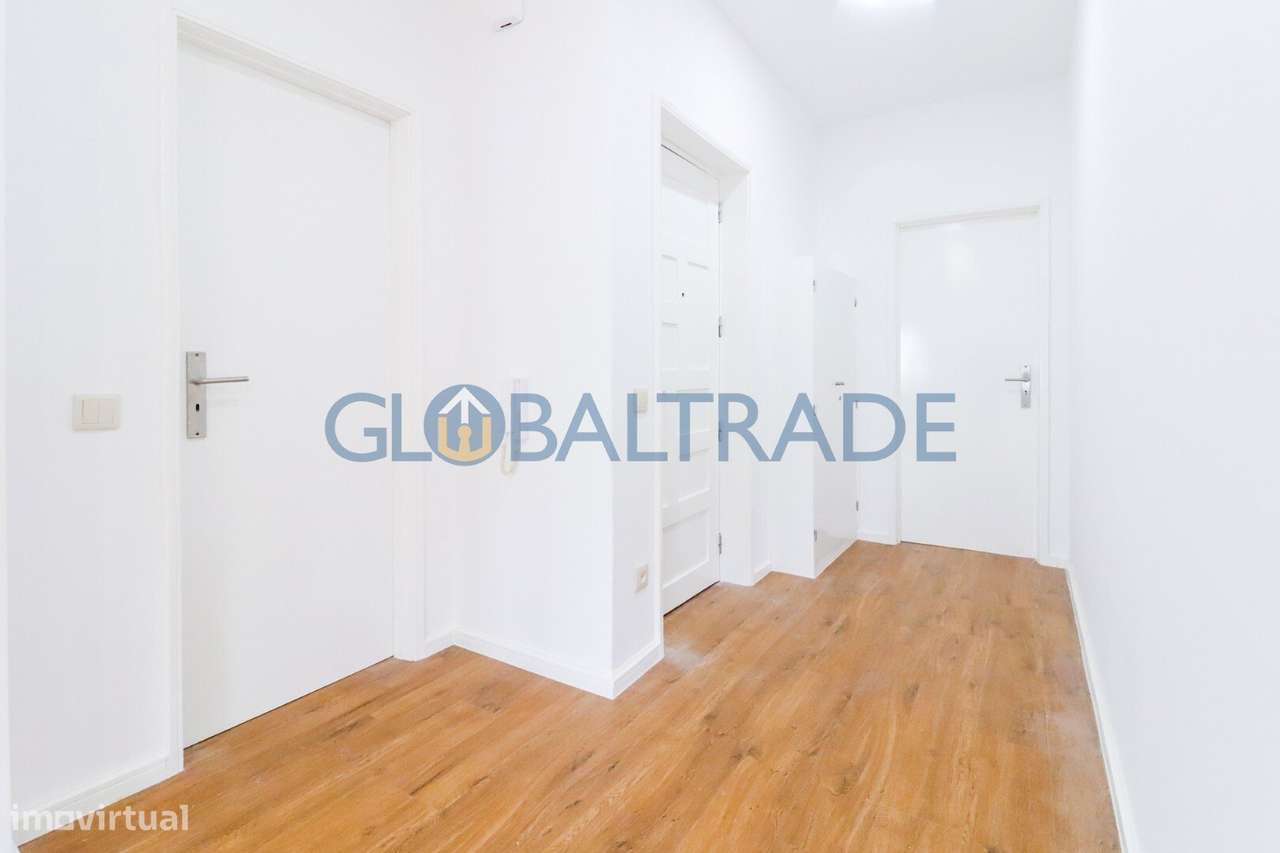 Apartamento T3 Renovado & Equipado em Águas Santas-18