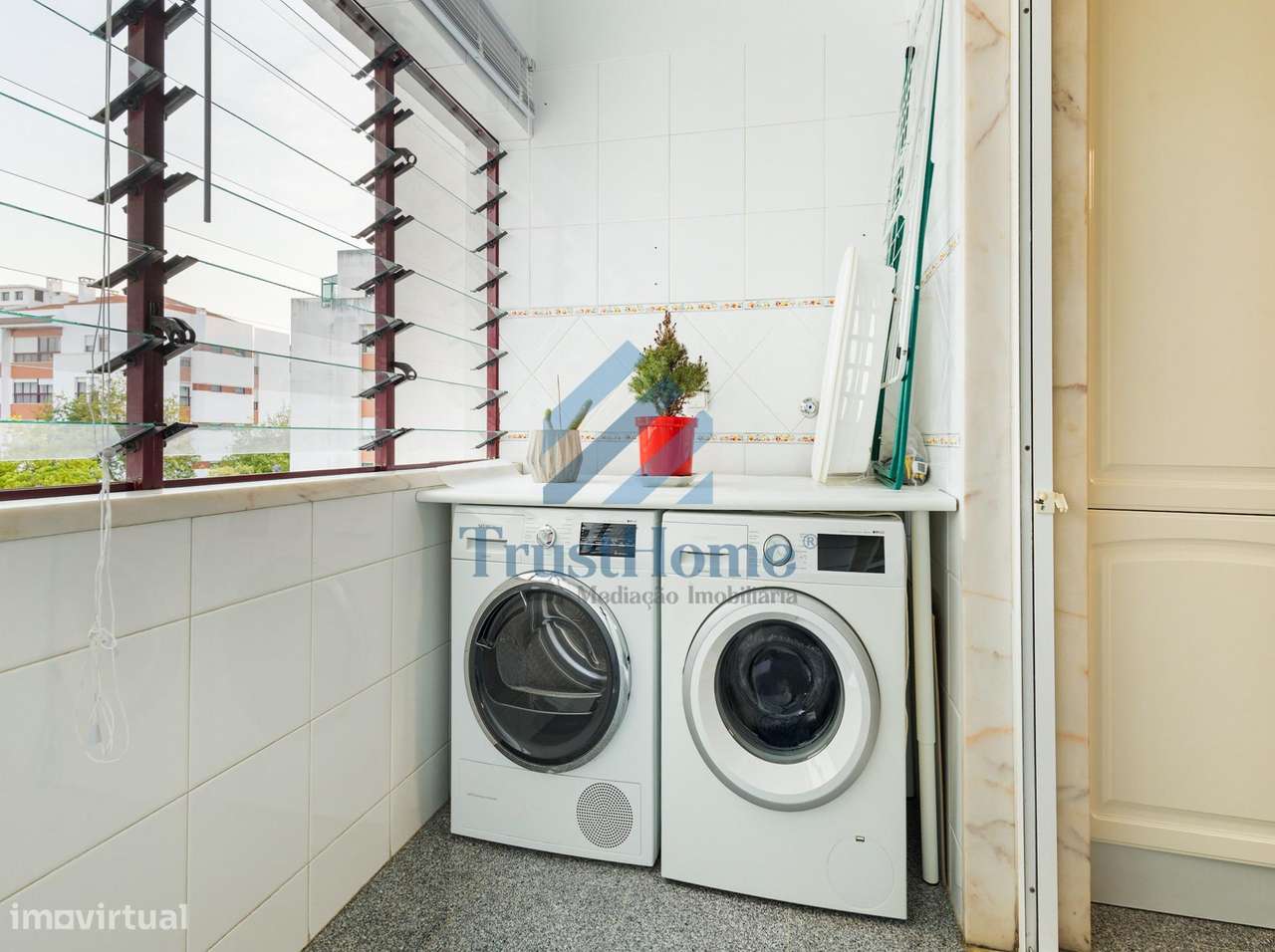 T4 em Oeiras perto do Parque dos Poetas e a 5 km da praia-10