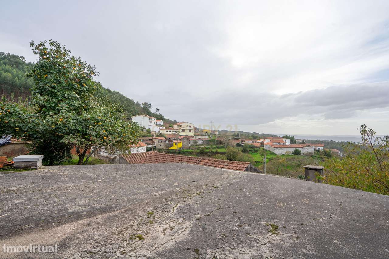 Casa antiga p/recuperar - Miranda do Corvo - Grande imagem: 4/37