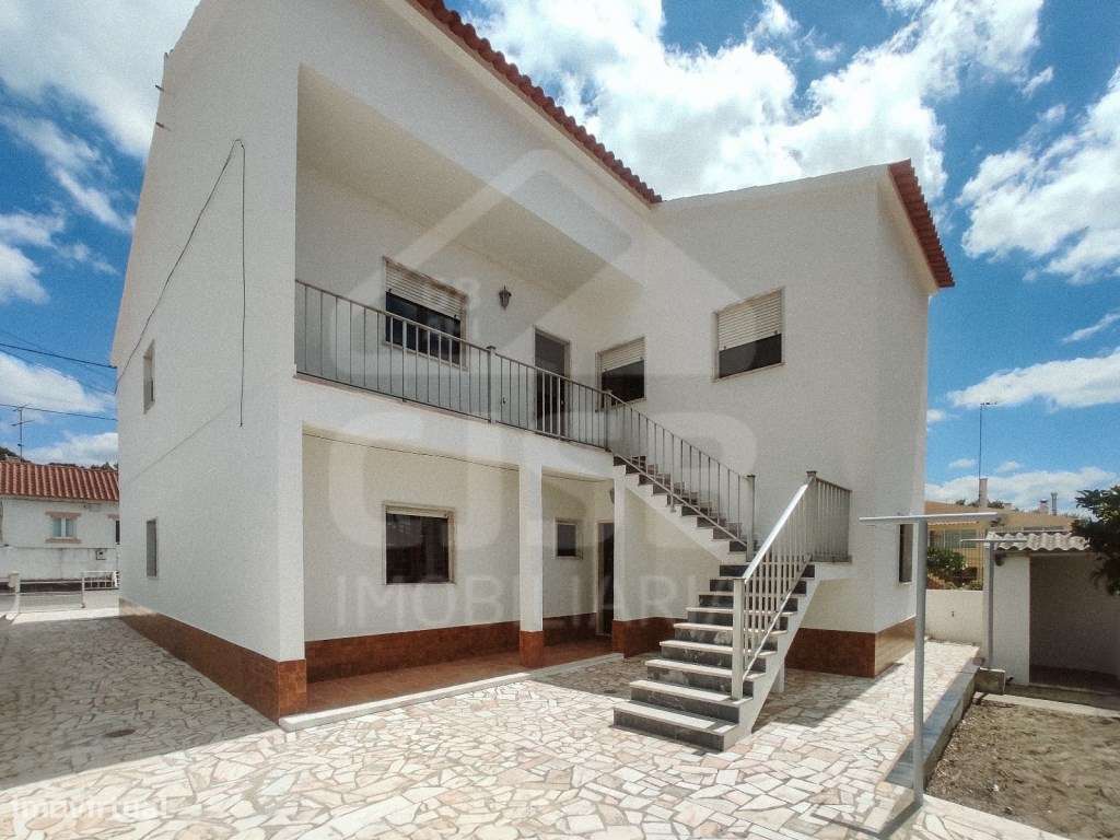 Moradia à Venda em Coruche - Valor Negociável-13