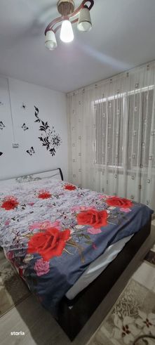 Apartament cu 4 camere de vânzare în zona Republicii