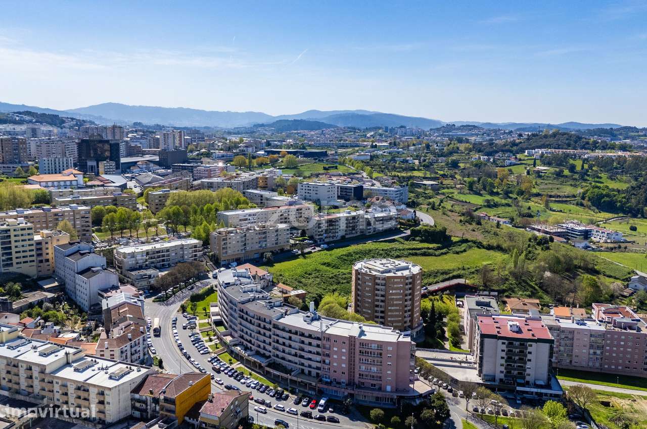 Apartamento T4 na Rua Costa Gomes, Maximinos, Braga - Grande imagem: 3/35