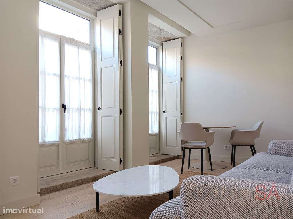 Apartamento T0+1 novo com varanda, equipado e mobilado, centro hist... - Grande imagem: 3/30