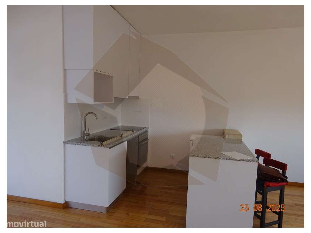 T0 ARRENDAMENTO - PORTO (CENTRO) - Grande imagem: 3/10