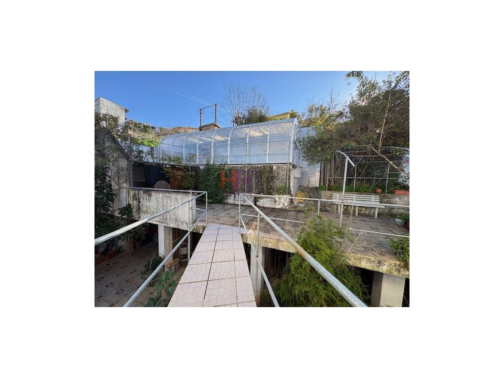 VENDE-SE MORADIA T4+1 COM PISCINA AQUECIDA E GARAGEM.-45