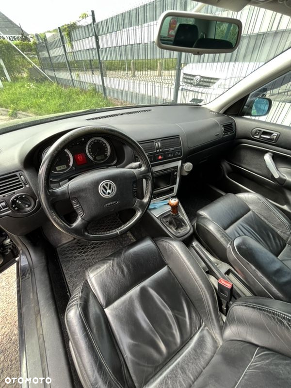 Volkswagen Golf IV 2.8 V6 4Mot - 8