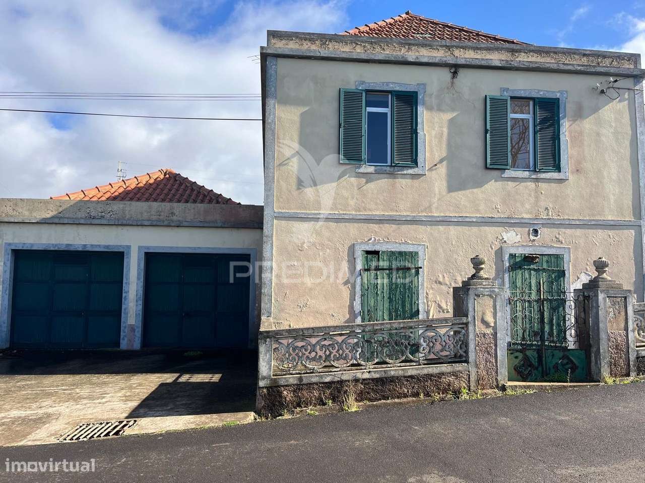 MORADIA  PARA RECONSTRUÇÃO NA PONTA DO PARGO COM 670M2 DE TERRENO - Grande imagem: 2/5