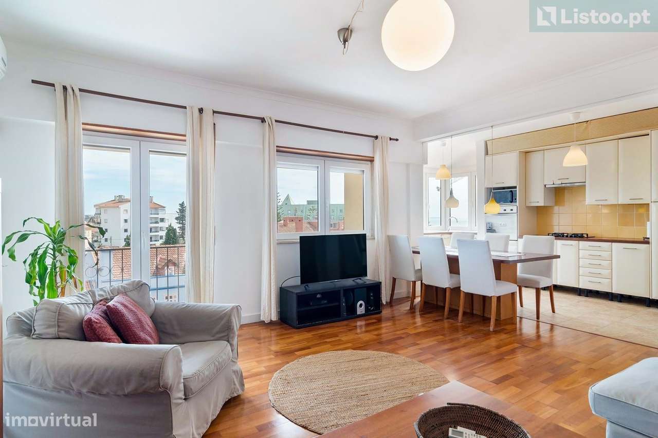 Apartamento T2+T1 com vista mar, no Monte Estoril-0