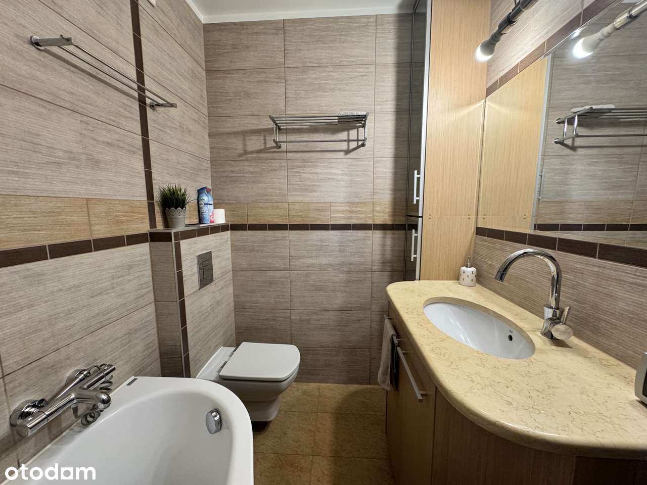 4-pokojowe mieszkanie z dwoma łazienkami, tarasem i balkonem-10