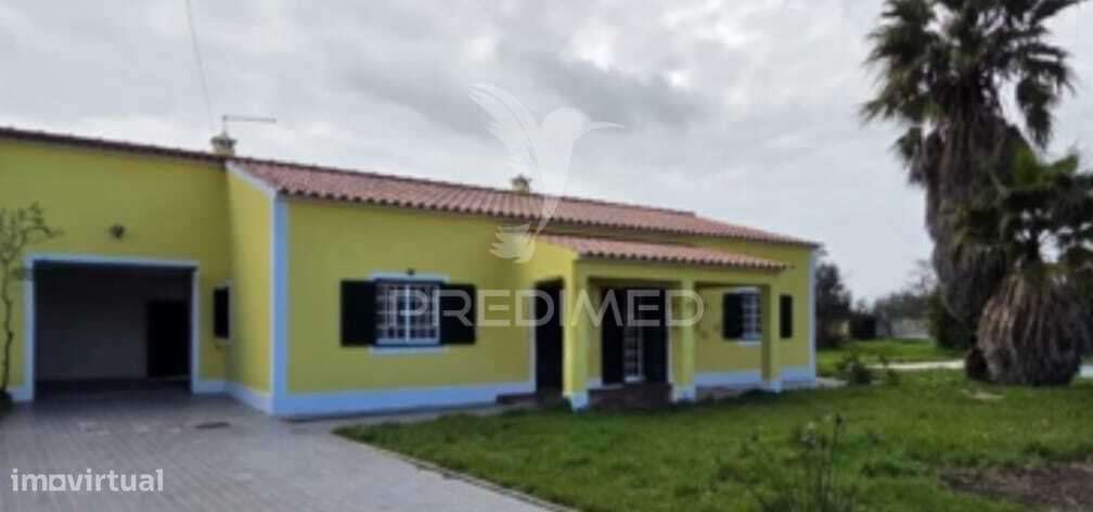 Moradia V3 com piscina em Salvaterra de Magos - Grande imagem: 2/22