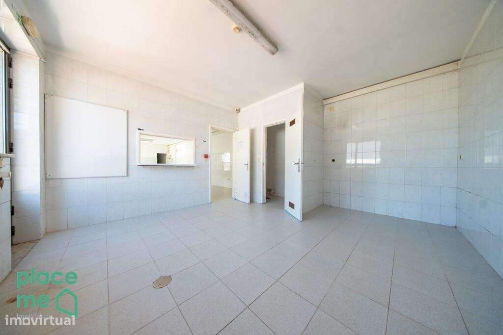 Moradia Individual com mais de 900m2 em Palmeira, Braga-35
