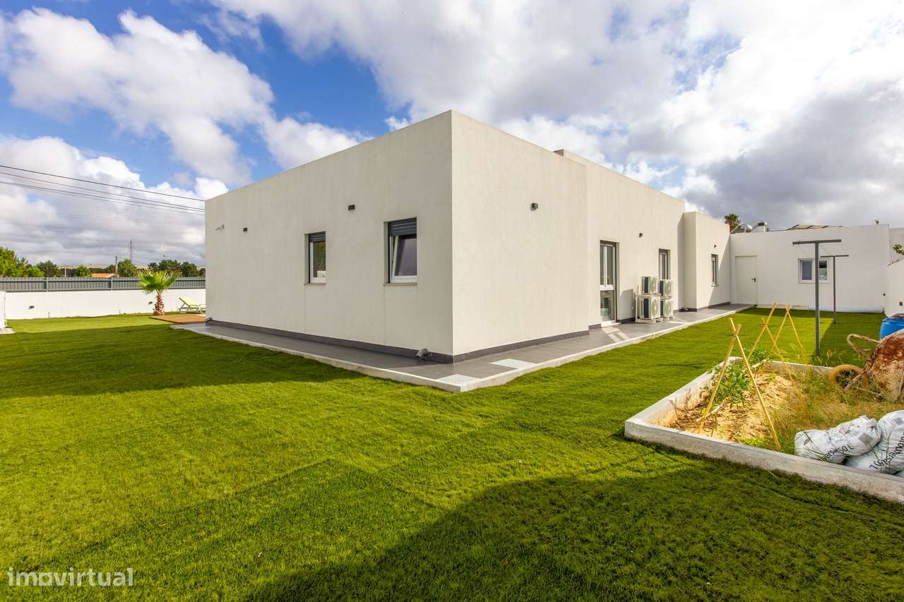 Moradia Térrea de Luxo com Piscina - Qtª Marquesa - Palmela-31