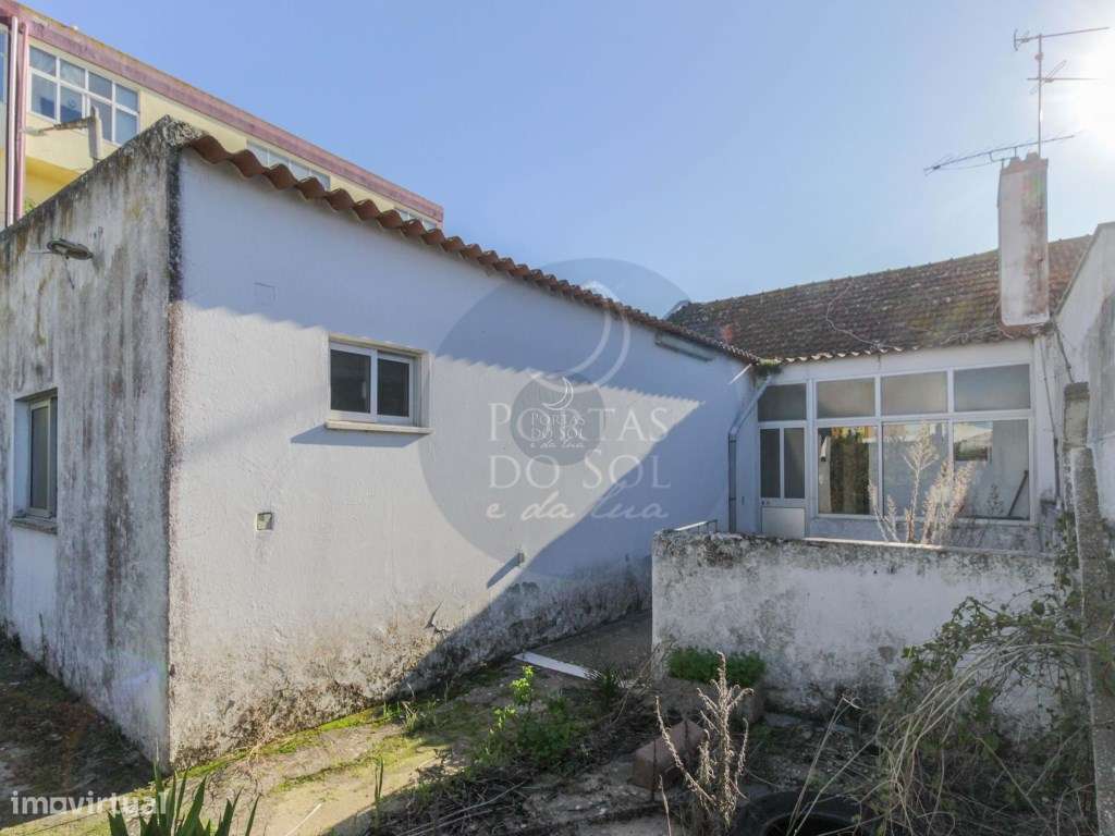 Moradia V3 em 425m2 destacáveis p/ outra moradia. - Grande imagem: 4/7