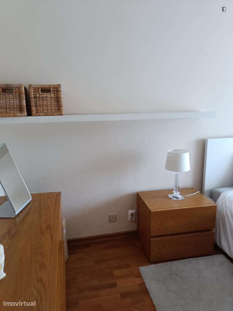 Quarto - localizado em Benfica Lisbon - Grande imagem: 5/10