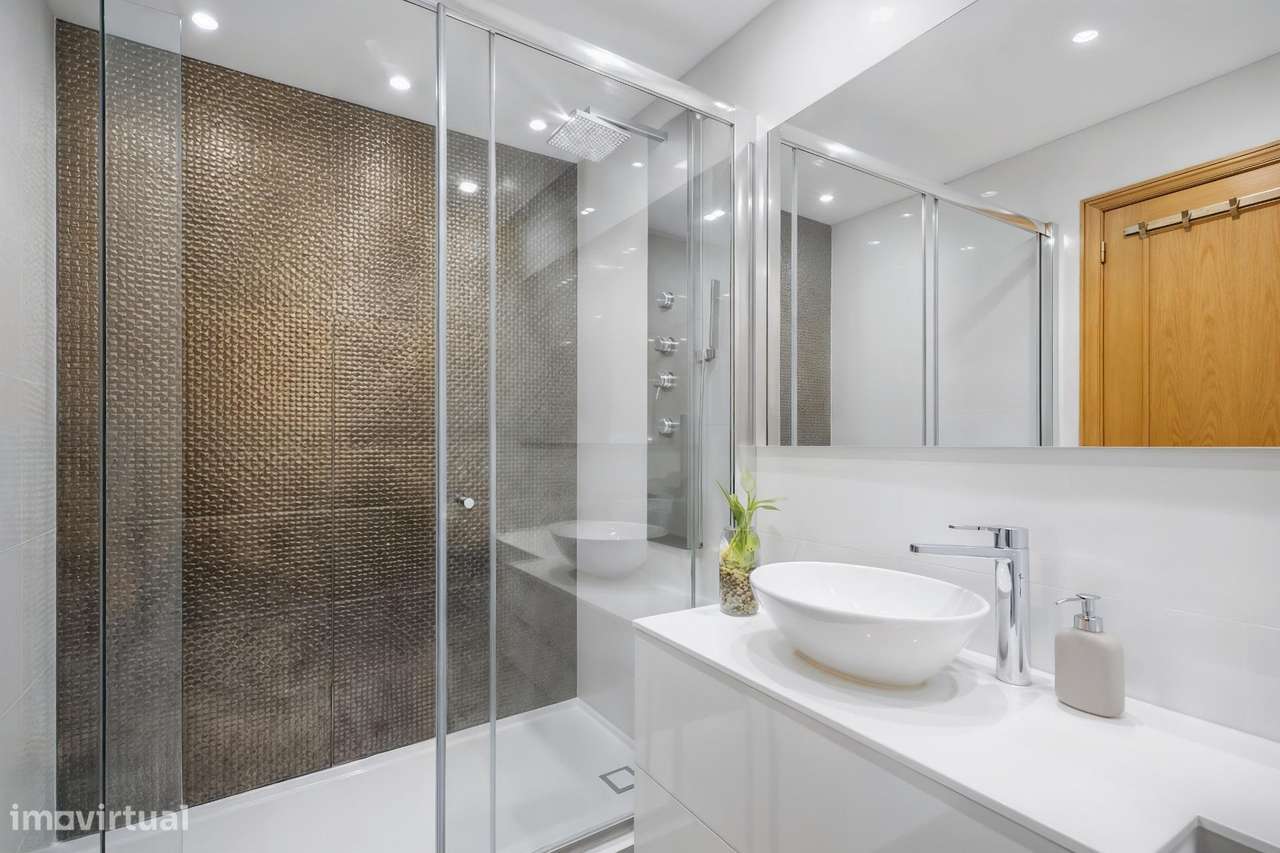 Apartamento T2 RENOVADO com Varanda e Garagem Box – Ermesinde-20