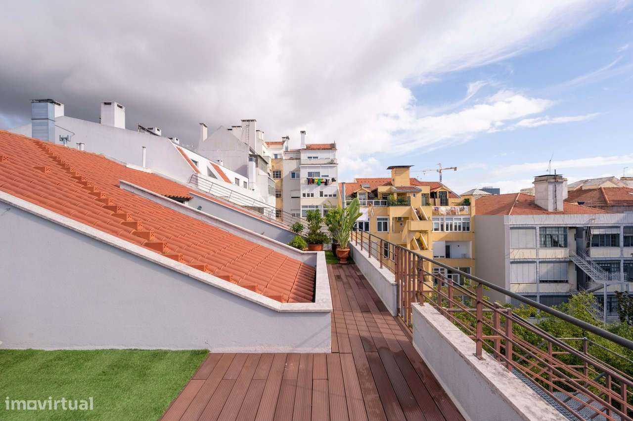 Apartamento T2 com 4 terraços e garagem nas Avenidas Novas, Lisboa-43
