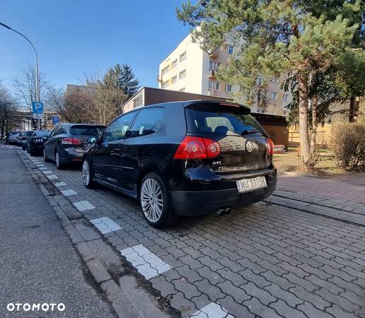 Volkswagen Golf - 2