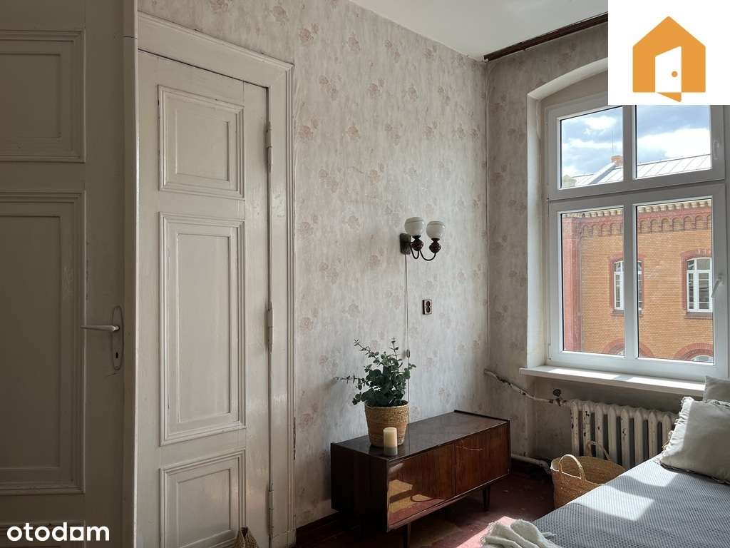 Mieszkanie w kamienicy z zachowaną stolarką-1