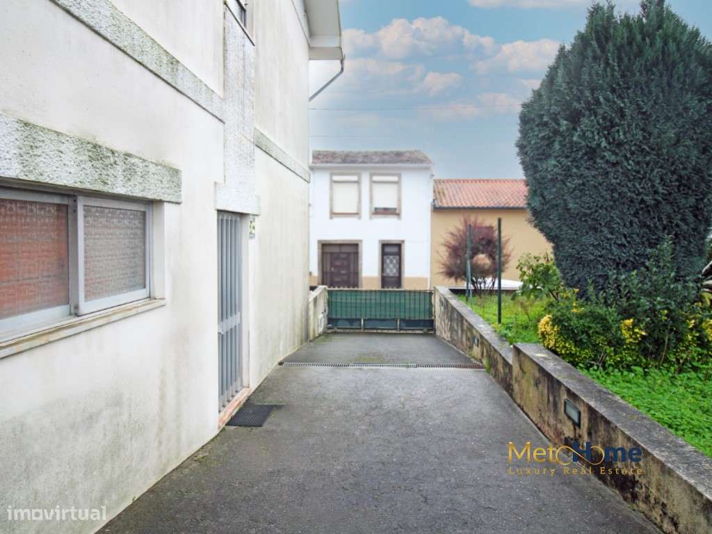 Moradia de 4 frentes em Perosinho-53
