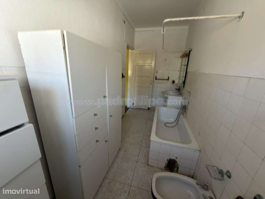 Apartamento no centro de Sesimbra para remodelação-9