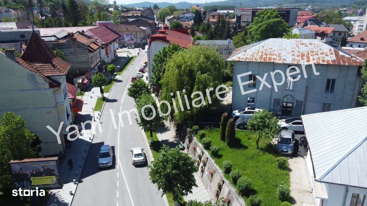Clădire de vânzare în centrul orașului Curtea de Argeș - Imagine principală: 5/13
