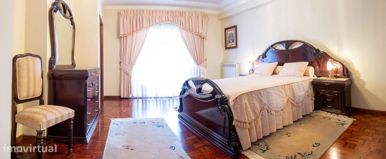 Moradia T6 com piscina e vistas-27