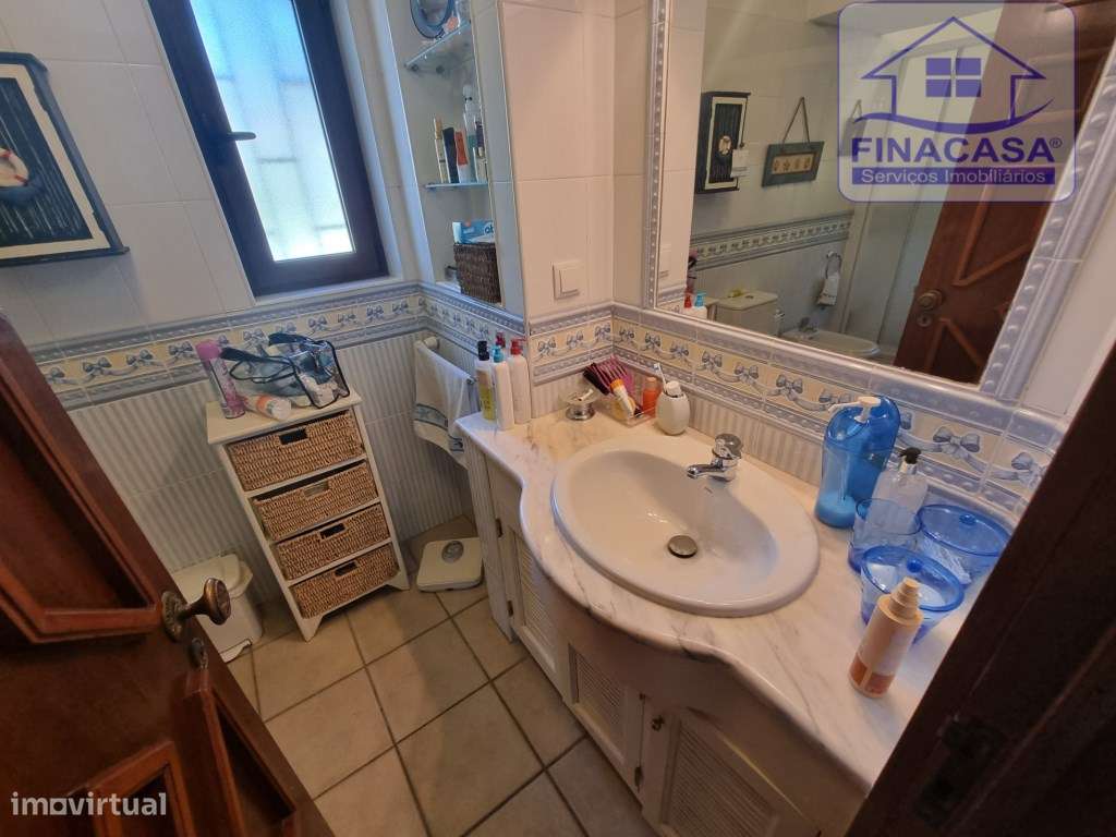 Moradia V3 toda térrea isolada com piscina,jardim e garagem - Vilam...-36