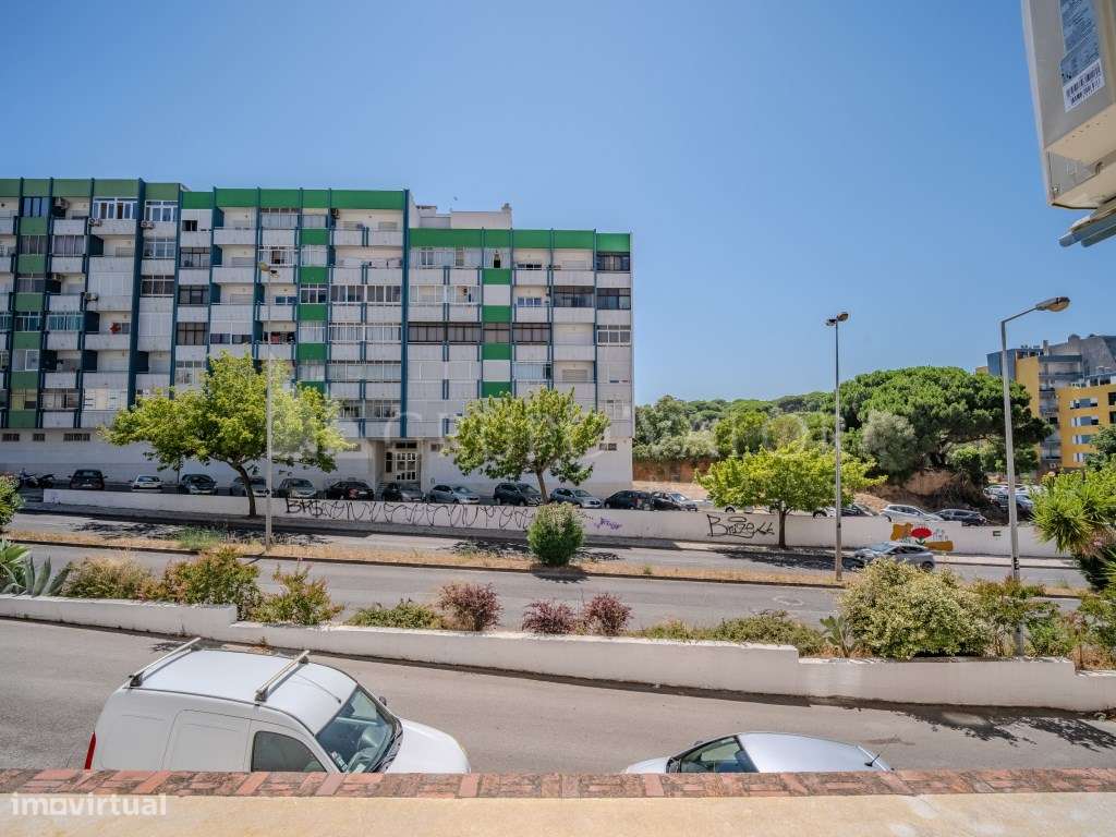 T3 com Suite Totalmente Remodelado | Feijó | Almada-11