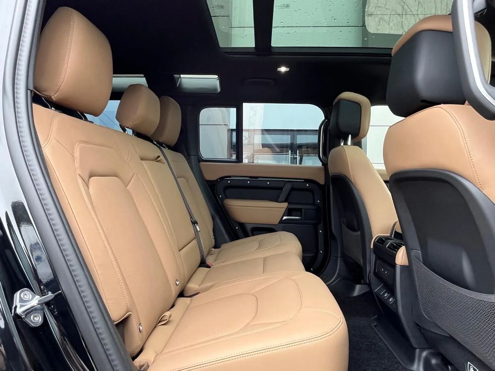 Land-Rover Defender 3.0 Diesel 250 KM — zdjęcie 6