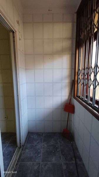 Apartamento T1 usado• Rés do Chão Elevado • 65 m² • Vila Nova de Gaia - Grande imagem: 5/12