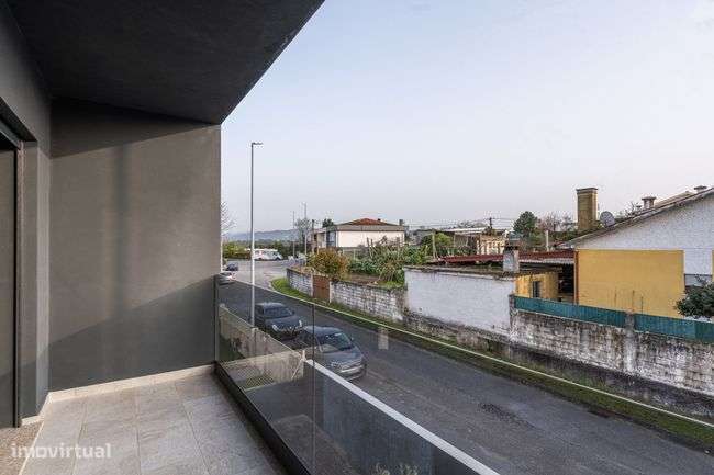 Moradia T4 à venda em Vila Verde - Loureira-18