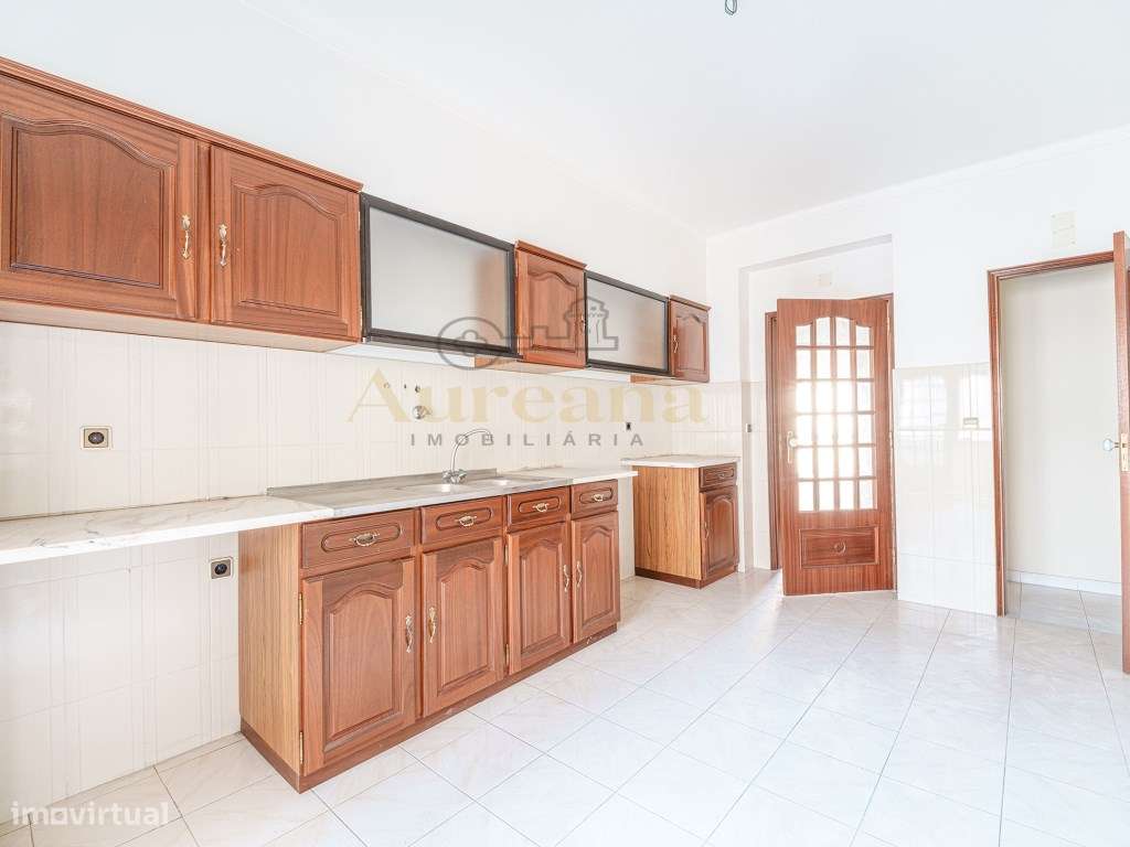 Oportunidade: T3 no Centro de Ourém em Prédio com Elevador - Grande imagem: 3/24