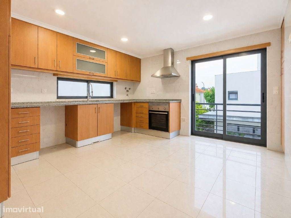 Moradia T5 Moderna no Feijó com 296 m² e Garagem de 100 m²  Confort...-5