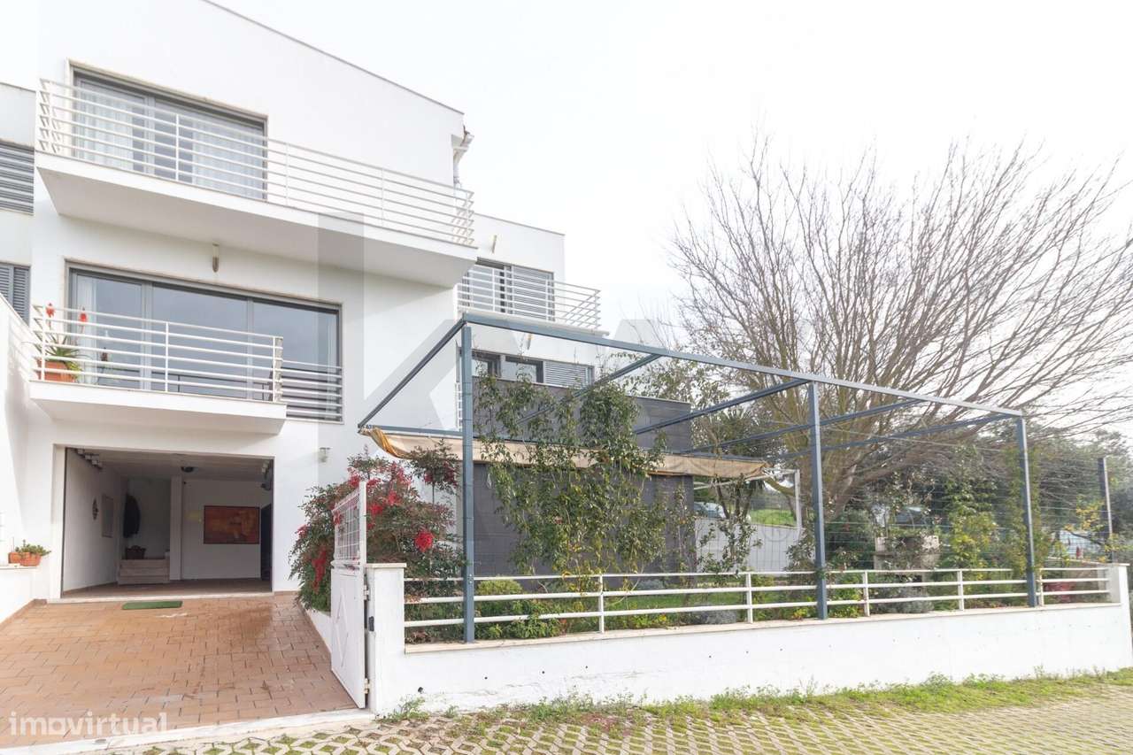 Moradia T5 arrendamento em Á-dos-Bispos (Vila Franca de Xira) - Grande imagem: 2/35