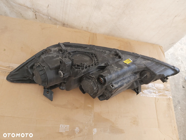 KIA OPTIMA III 3 LIFT LAMPA PRAWA PRZÓD PRZEDNIA  SOCZEWKA LED  92102-2T570 92102-2T000 - 8