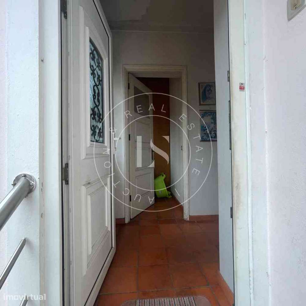 2 Apartamentos + Garagem com Logradouro | Vale de Cambra-16