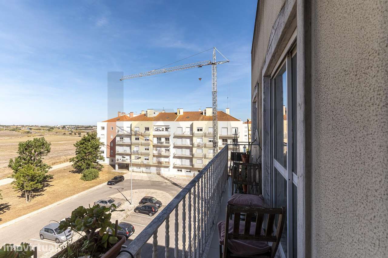 Apartamento T3 com elevador e vista desafogada, Urbanização do Moinho,-18