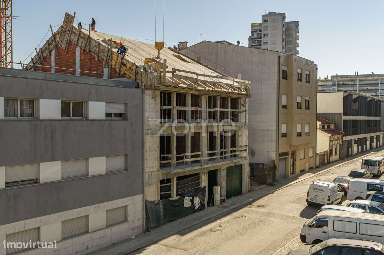 T1 Novo Com Garagem E Varanda No Polo Universitario Porto