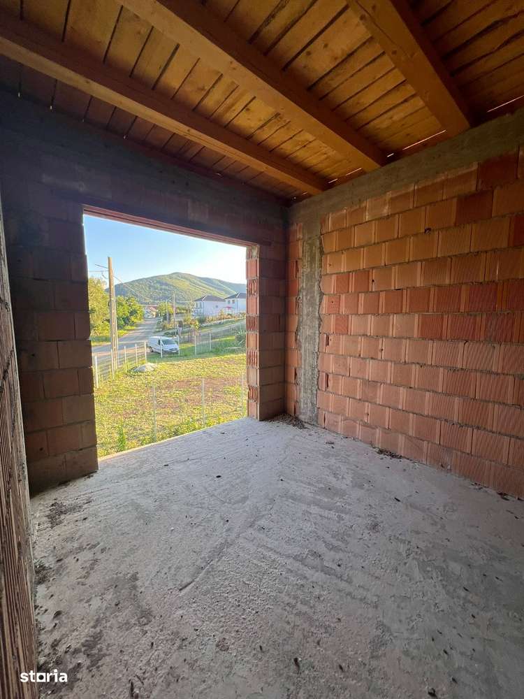 Casă la roșu de vânzare – Poplaca, la doar câțiva km de Sibiu - Imagine principală: 4/12