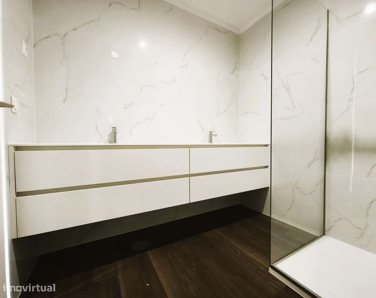 Apartamento T4 Novo (com Terraço e Centro Cidade)-19