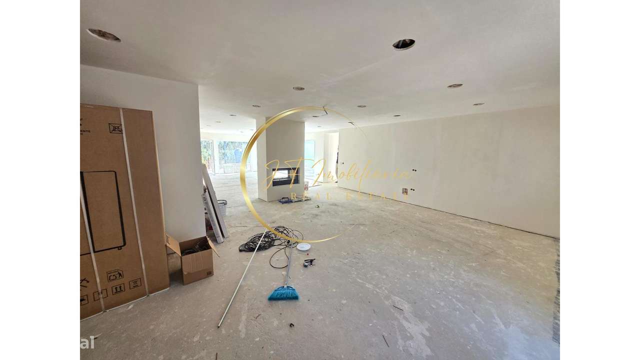 Moradia T4 com Piscina - Oliveirinha - Grande imagem: 4/32