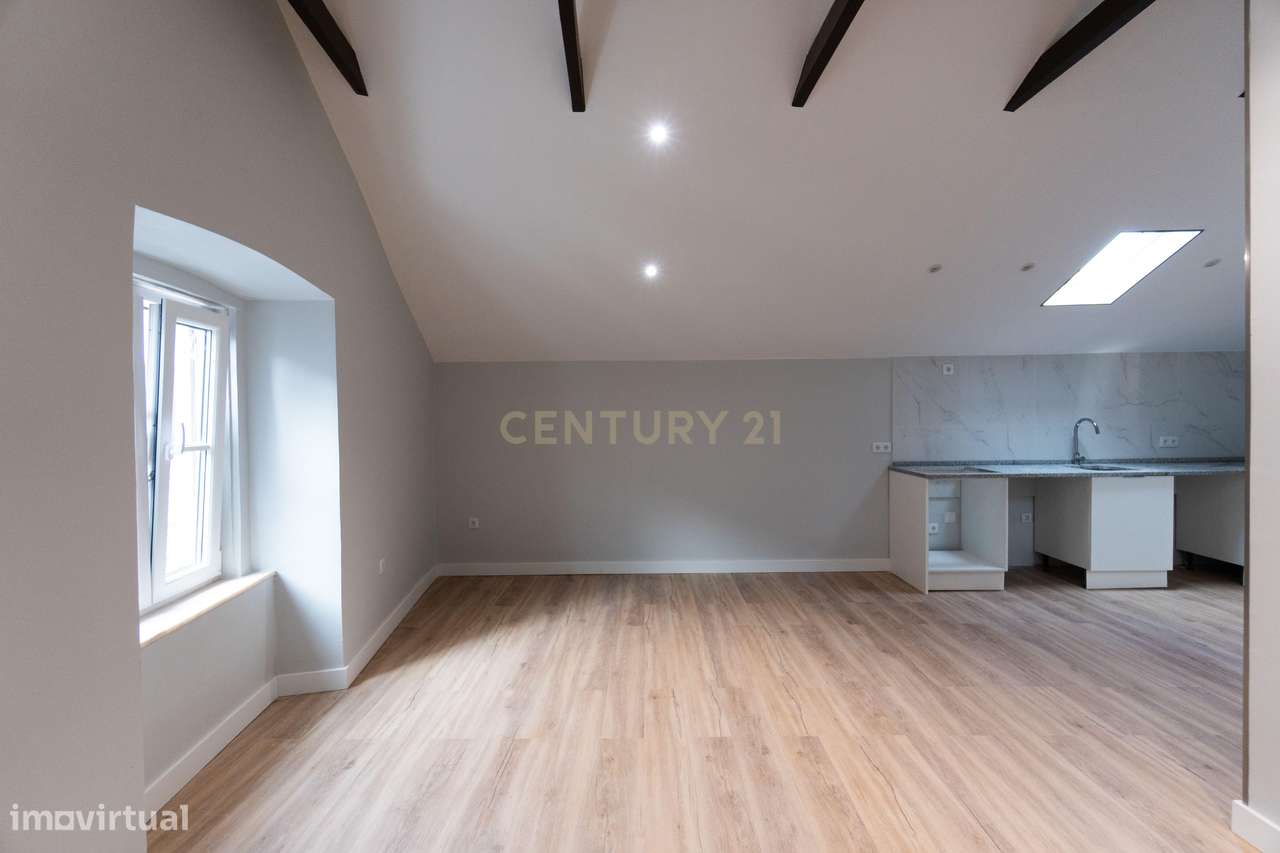 Prédio remodelado na Baixa de Setúbal – uma oportunidade única-48