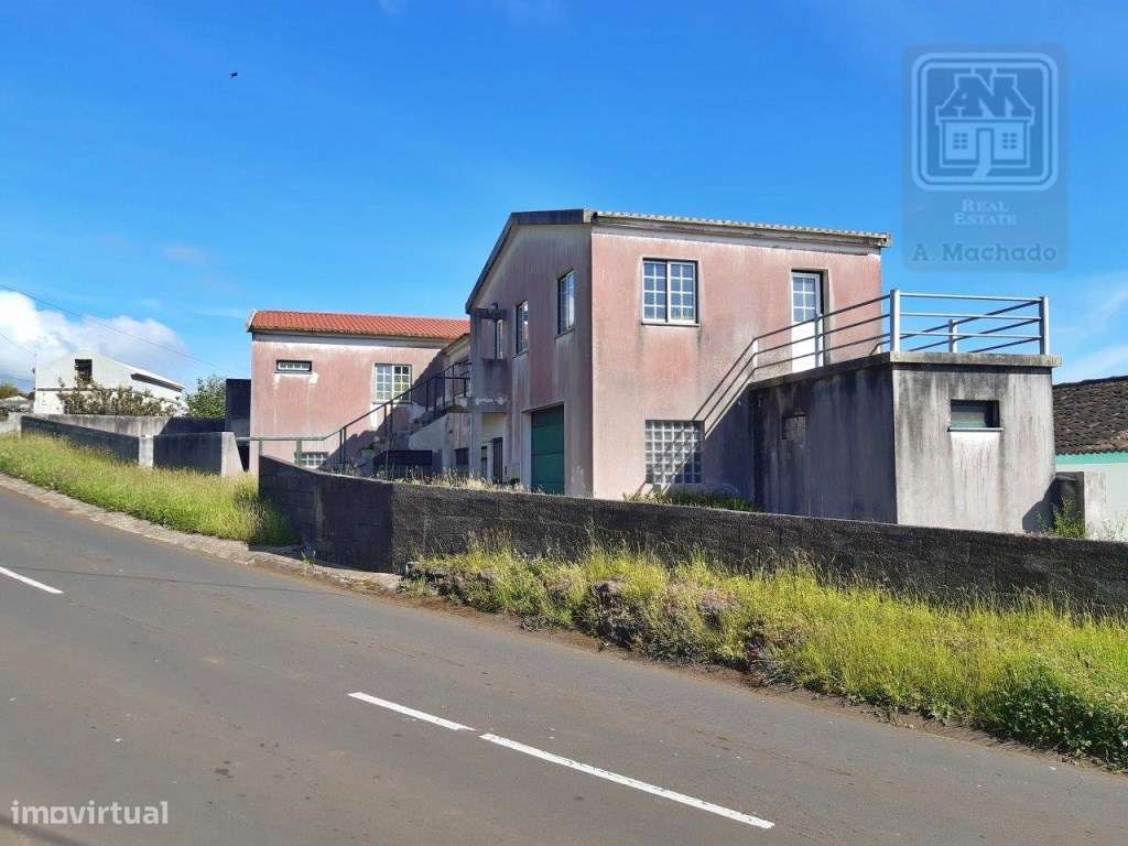 VENDA de AMPLA MORADIA com Garagem, Quintal e VISTA MAR - Velas, Il... - Grande imagem: 3/23