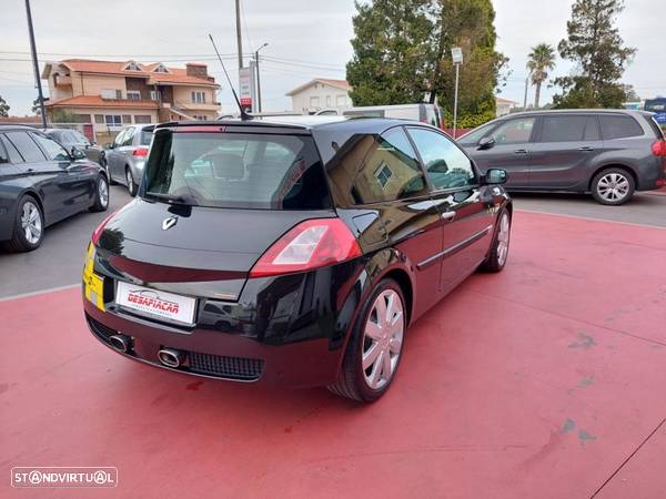 Renault Mégane 2.0 T 16V Sport - 8