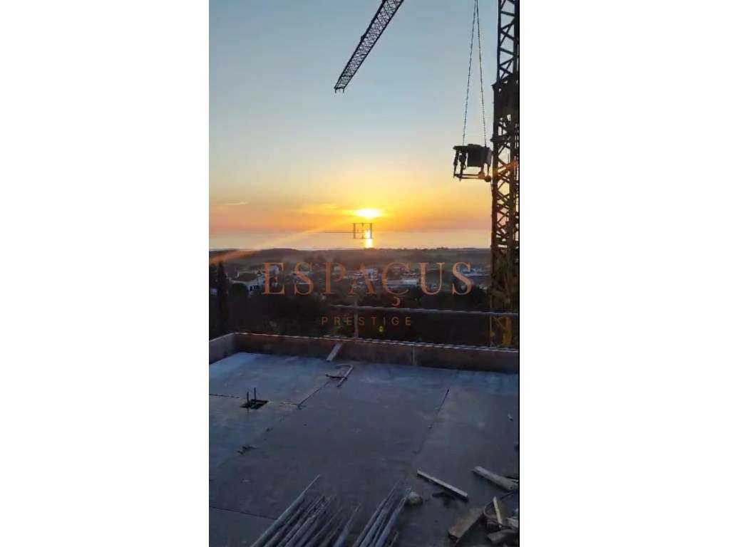 Moradia de Luxo Vista Mar-22