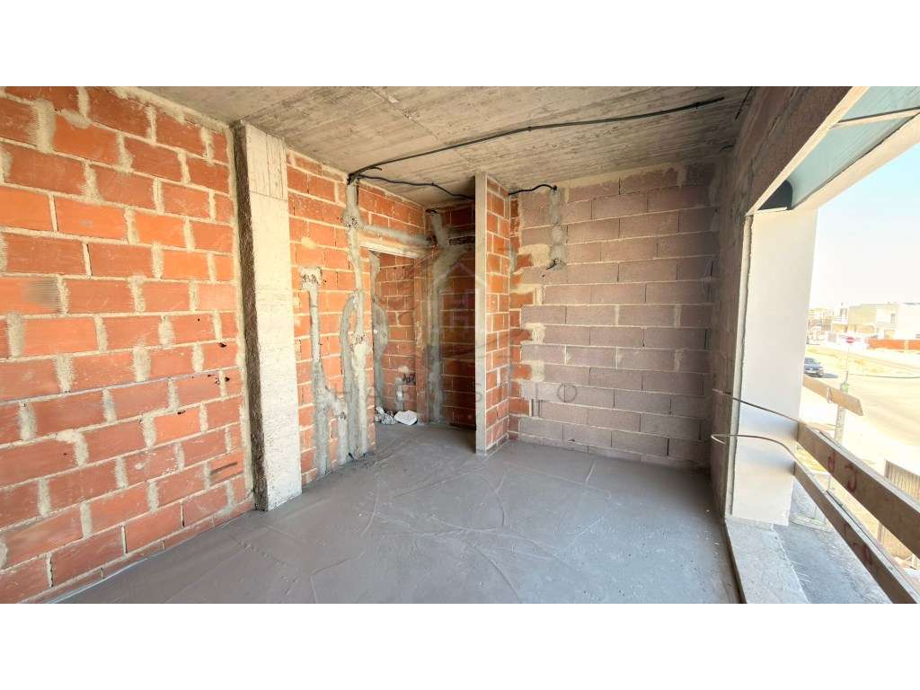 Moradia Nova T4 com Piscina em Azeitão- Vista Serra da Arrábida-13