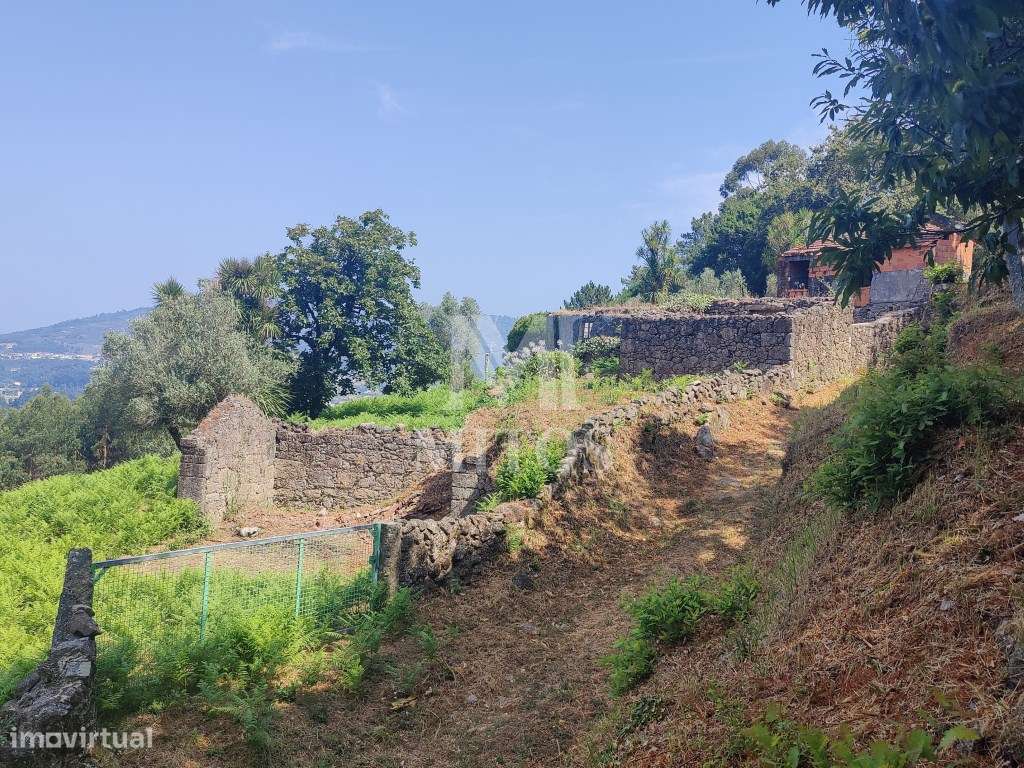 Moradia rústica por recuperar, situada no Lugar de Casais - Tregosa - Grande imagem: 4/39