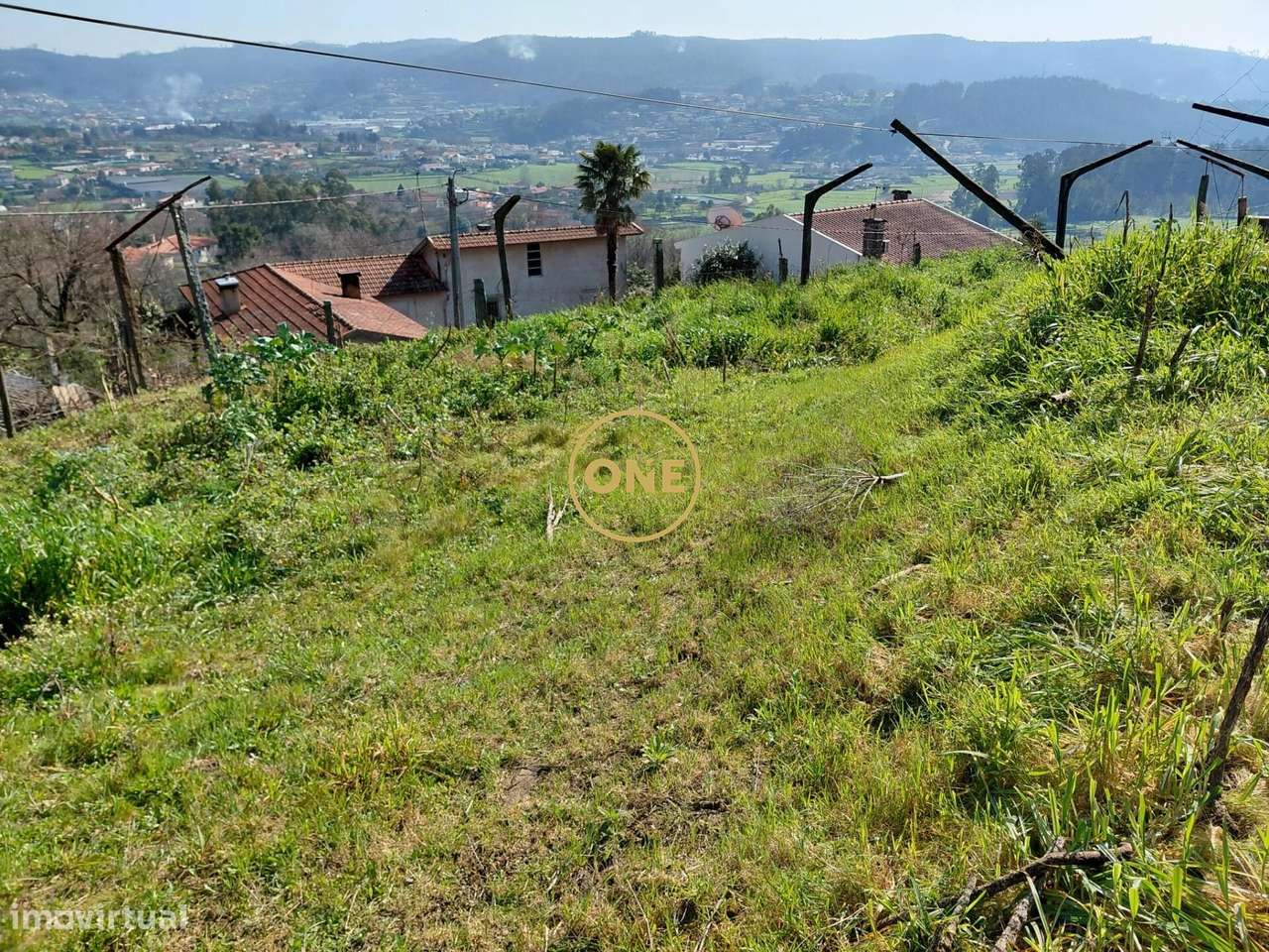 Local Calmo, Perto de Tudo: Terreno de 550 m2 em Cruz-5