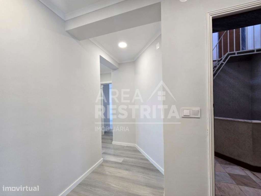 Apartamento T4, totalmente remodelado, na Cruz de Pau-21