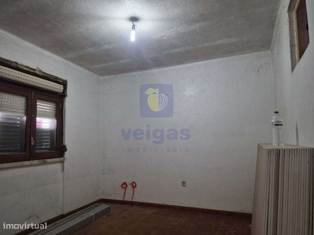 Moradia para Remodelação Total – Excelente Oportunidade de Investiment - Grande imagem: 5/12